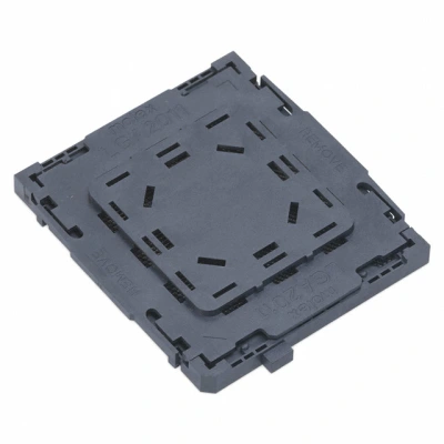 1051420132 main image